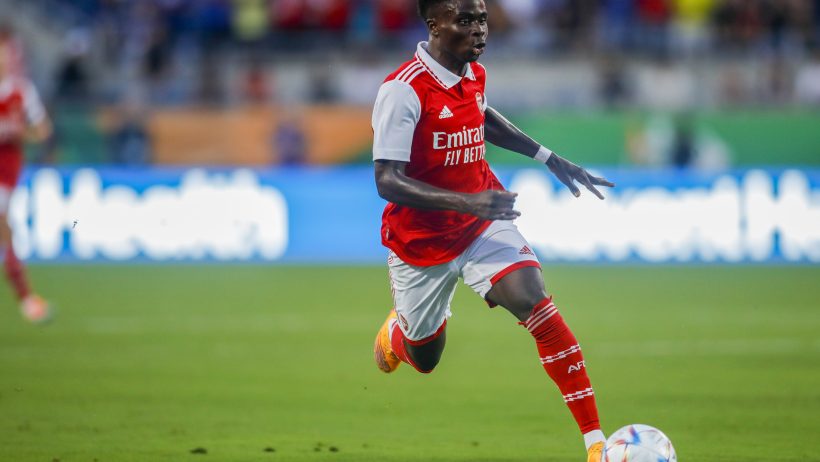Arsenal's Bukayo Saka runs with the ball